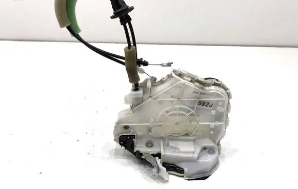 Mazda 3 Rear door lock J15B274