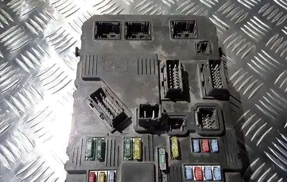 Peugeot 407 Comfort/convenience module S120104700L