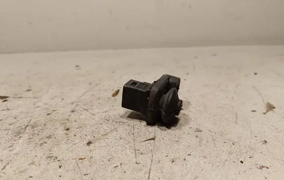 Nissan Navara D40 Front door sensor 