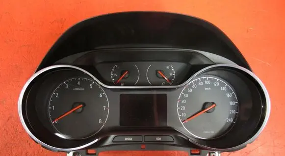 Opel Crossland X Speedometer (instrument cluster) 9828207880