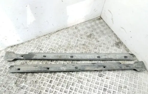 Volkswagen ID.3 Side skirt front trim 