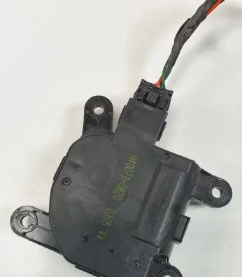 Hyundai Genesis A/C air flow flap actuator/motor H40073-0820