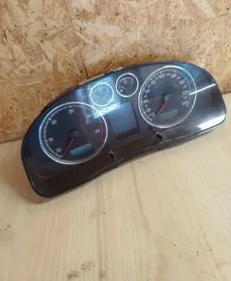 Volkswagen PASSAT B5.5 Speedometer (instrument cluster) 3B0920849A VWZZZ0C7649897 040603122458