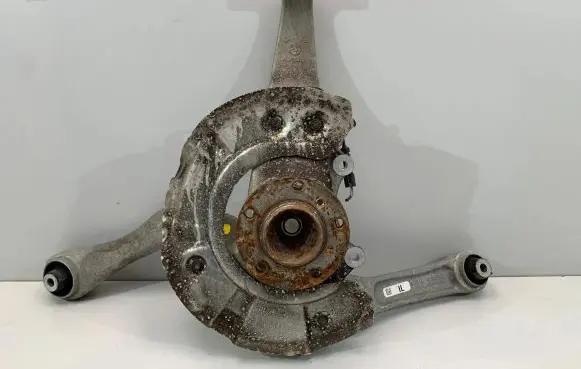 BMW 5 F10 F11 Front wheel hub spindle knuckle 6775769