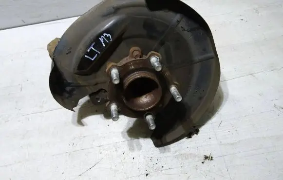 Mazda 3 III Rear wheel hub B706