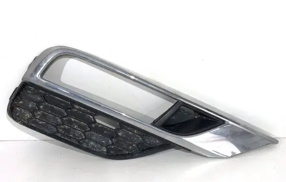 Honda CR-V Front bumper lower grill 71103-T1E-R0