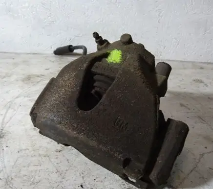 Opel Zafira B Front brake caliper