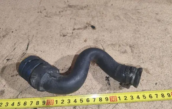 Engine coolant pipe/hose