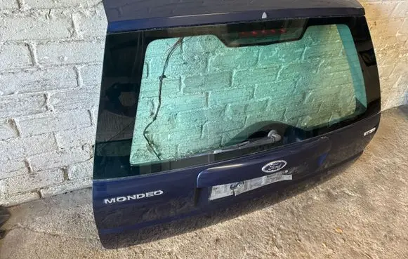Ford Mondeo Mk III Tailgate/trunk/boot lid