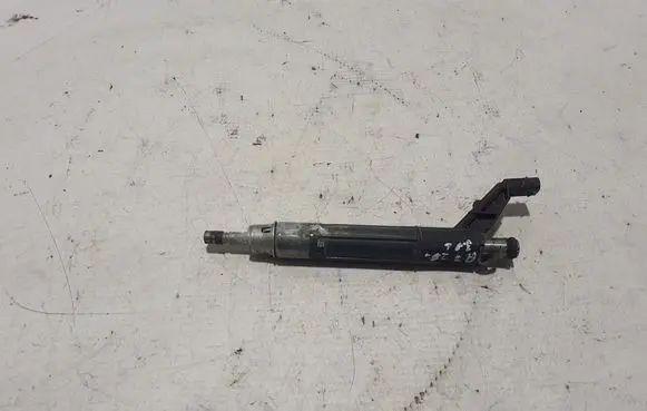 Audi A7 S7 4K8 Fuel injector 06M906036AE