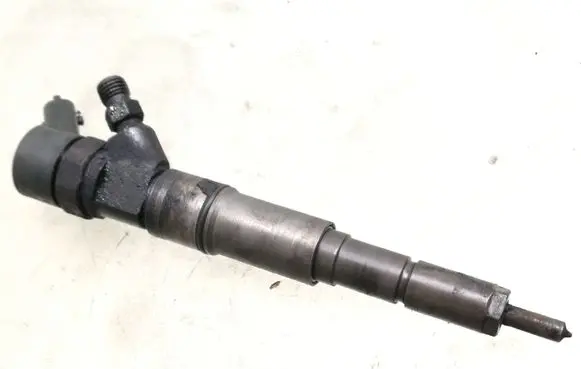 BMW 5 E39 Fuel injector 0445110048 7785985