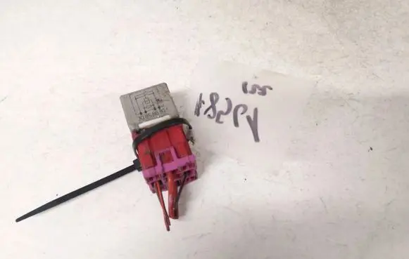 Audi A4 S4 B5 8D Other relay 443951253k