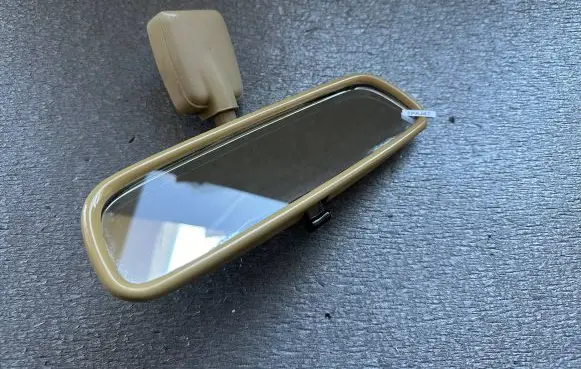 Mitsubishi Pajero Rear view mirror (interior) MB743404