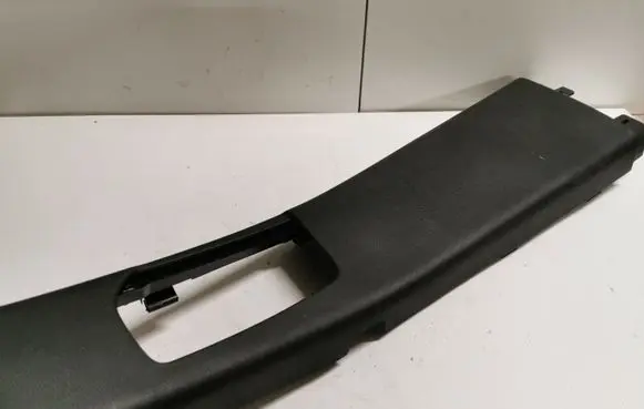 Dodge Durango (B) pillar trim (top)