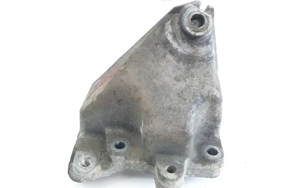 Mercedes-Benz CLS C219 Engine mounting bracket A2722231704