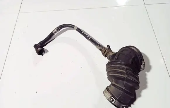 Ford Focus Air intake hose/pipe 8v619c623 8v61-9c623