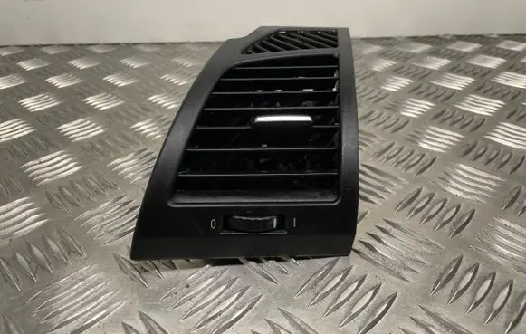 BMW 1 E81 E87 Dashboard side air vent grill/cover trim 7059187