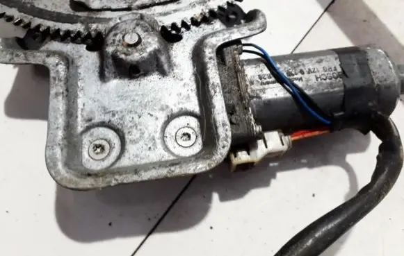Honda Accord Front door window regulator motor 191359000 191359-000