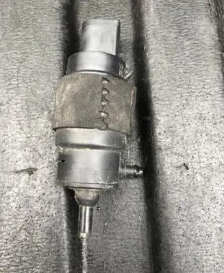 Audi A4 S4 B9 Windscreen/windshield washer pump 8K5955647