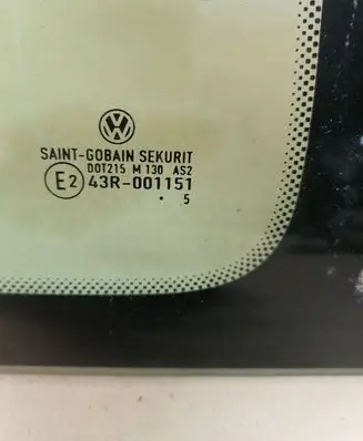 Volkswagen Fox Rear side window DOT215M130AS2 43R001151 5Z3847081
