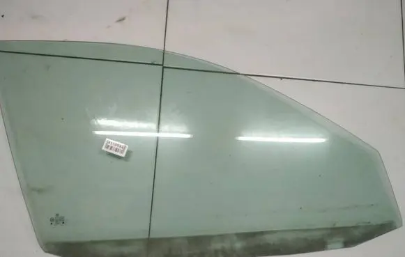 Volkswagen Golf IV Front door window glass four-door AS2