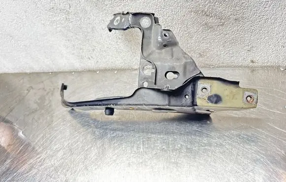 Opel Astra H Headlight/headlamp mounting bracket 13237140