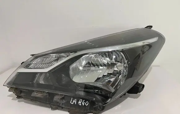Toyota Yaris Headlight/headlamp