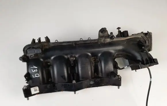 Mercedes-Benz CLA C117 X117 W117 Intake manifold A2700900737 A2701420115
