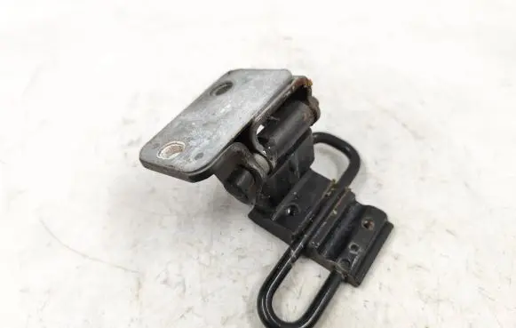 Audi A4 S4 B6 8E 8H Rear door lower hinge 8E0833411