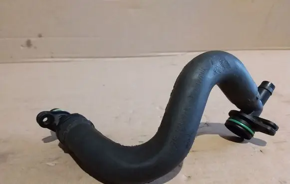 Volkswagen Golf VII Breather hose/pipe 04E103175D