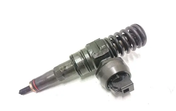 Volkswagen Caddy Fuel injector 038130073BN 0414720313