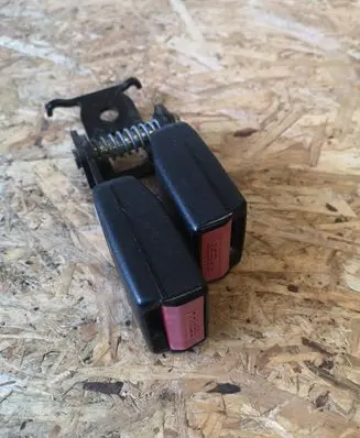 Renault Megane II Middle seatbelt buckle (rear) B6021666 07228504 699602A
