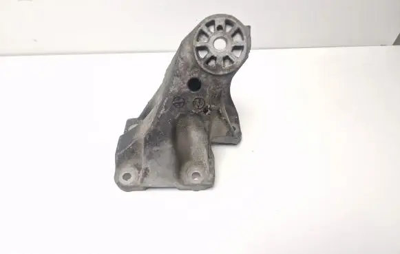 Audi Q7 4L Engine mounting bracket 7L6199308B