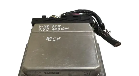 Volvo V70 Engine control unit/module 0281001776 28SA4018