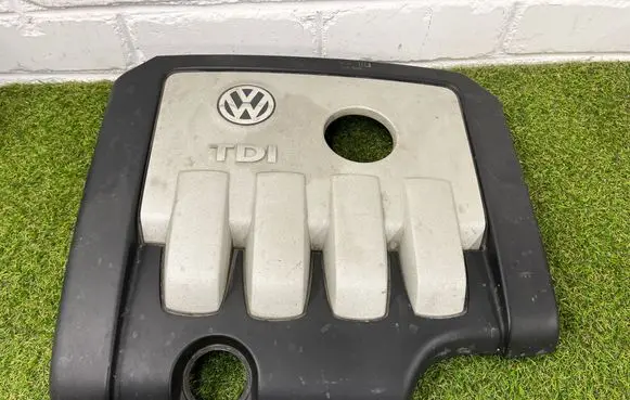 Volkswagen PASSAT B6 Engine cover (trim) 03G103925BF 03G103925BG
