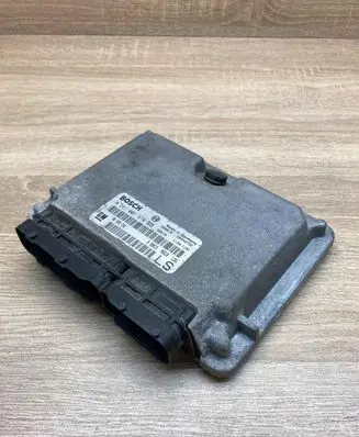 Opel Astra G Engine control unit/module ECU 90589736 0281001670