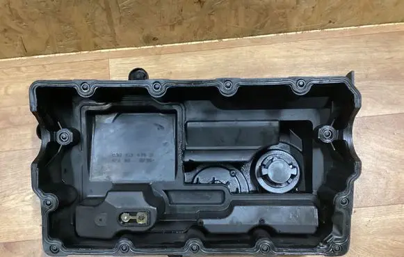 Volkswagen PASSAT B6 Rocker cam cover 03G103475D