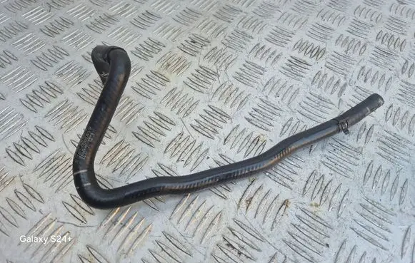 Engine coolant pipe/hose