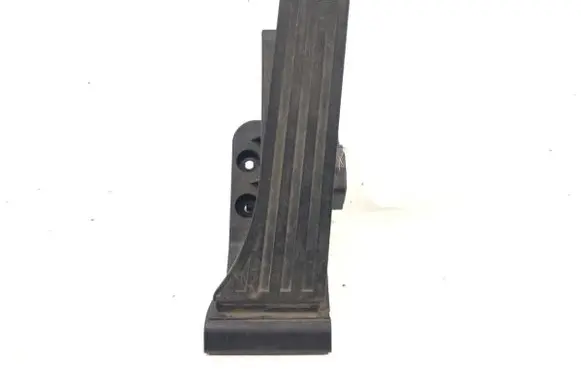 Mercedes-Benz E W212 Accelerator throttle pedal A2223001000