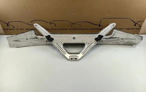 Audi Q8 Other engine bay part 4M0806391 TL091