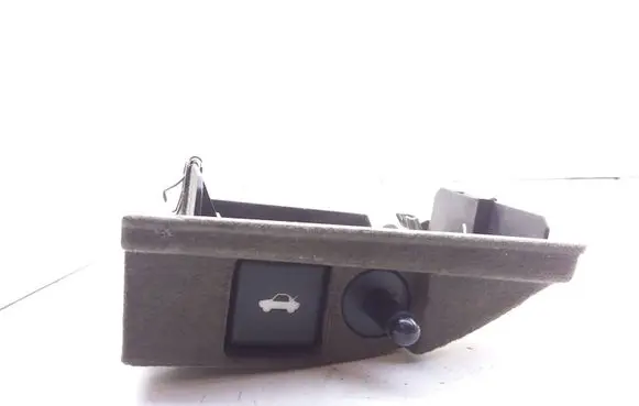 Lancia Kappa Tailgate/boot open switch button 715512000 B816