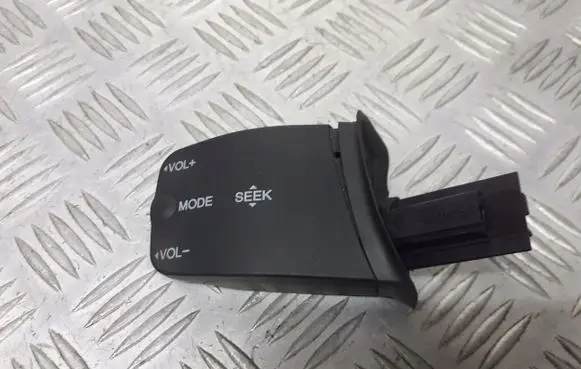 Ford C-MAX I Cruise control switch 