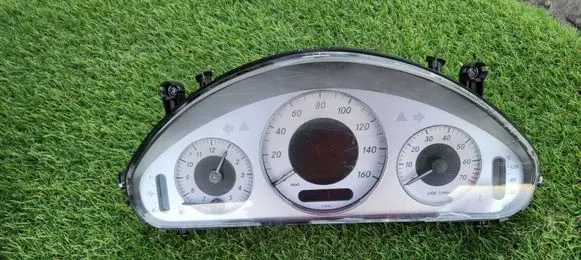 Mercedes-Benz E W211 Speedometer (instrument cluster) 2115405748