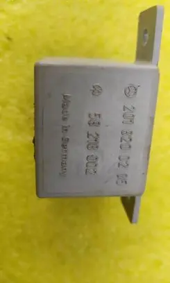 Mercedes-Benz E W124 Other relay 2018200205 7D081788