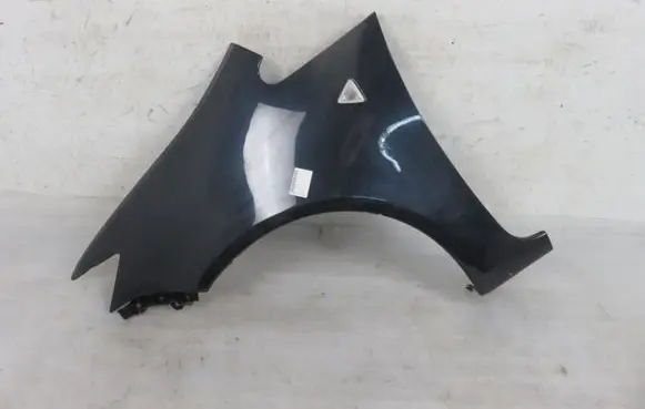 Mitsubishi Colt Fender 
