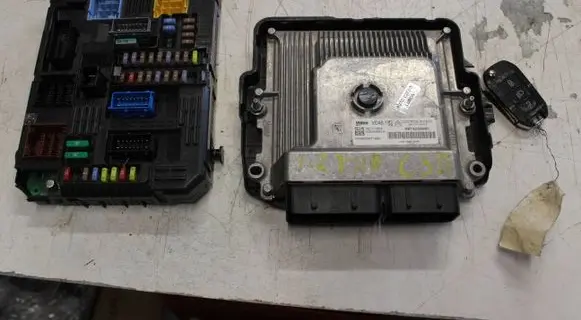 Citroen C3 Engine ECU kit and lock set 9819269980 9819851280
