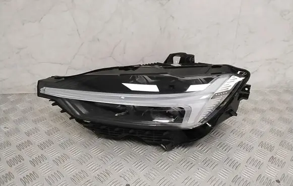 Volvo XC60 Headlight/headlamp 32404705