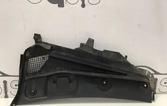Mercedes-Benz EQE v295 Wiper trim A2978301600
