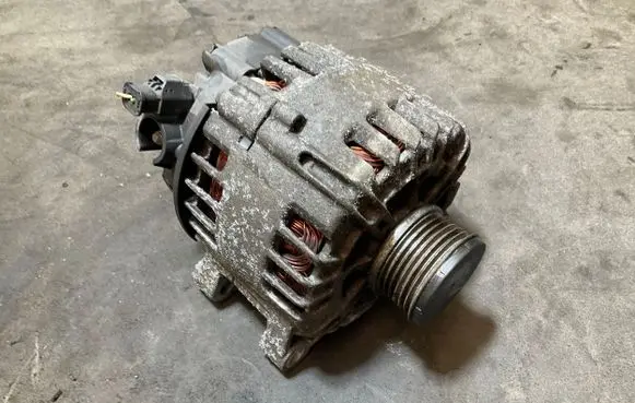 Peugeot 208 Generator/alternator 9678048880 TG15C189 213546666