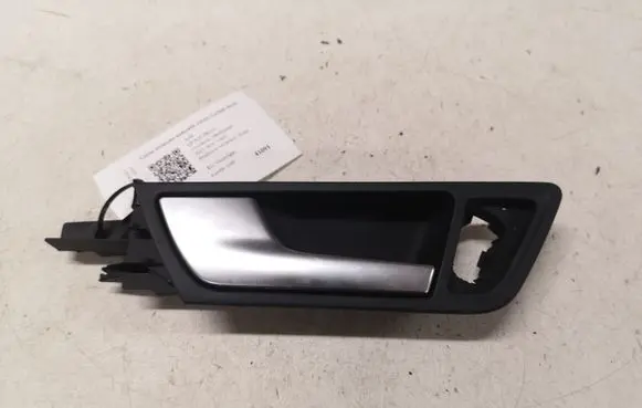 Rear door interior handle